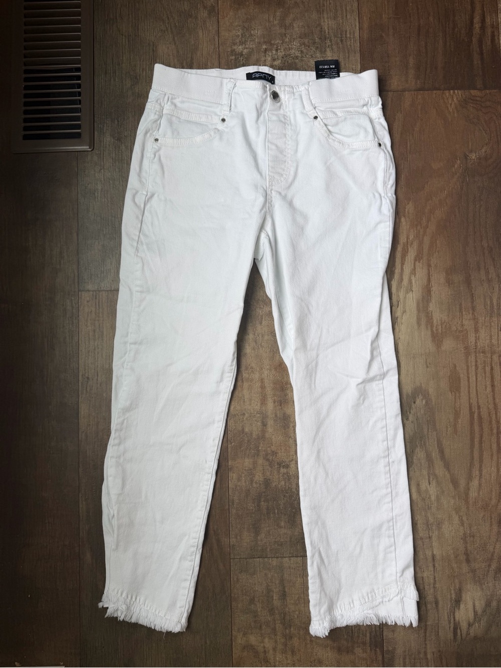 APNY White Cropped Stretch Jeans Raw Frayed Hem Size 4 #001